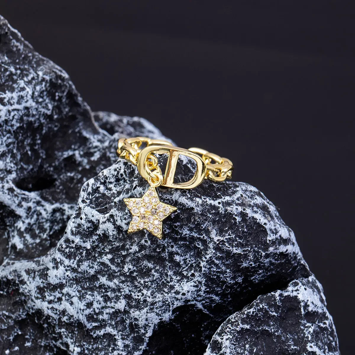 Bague LEANA élégante dorée avec étoiles strass