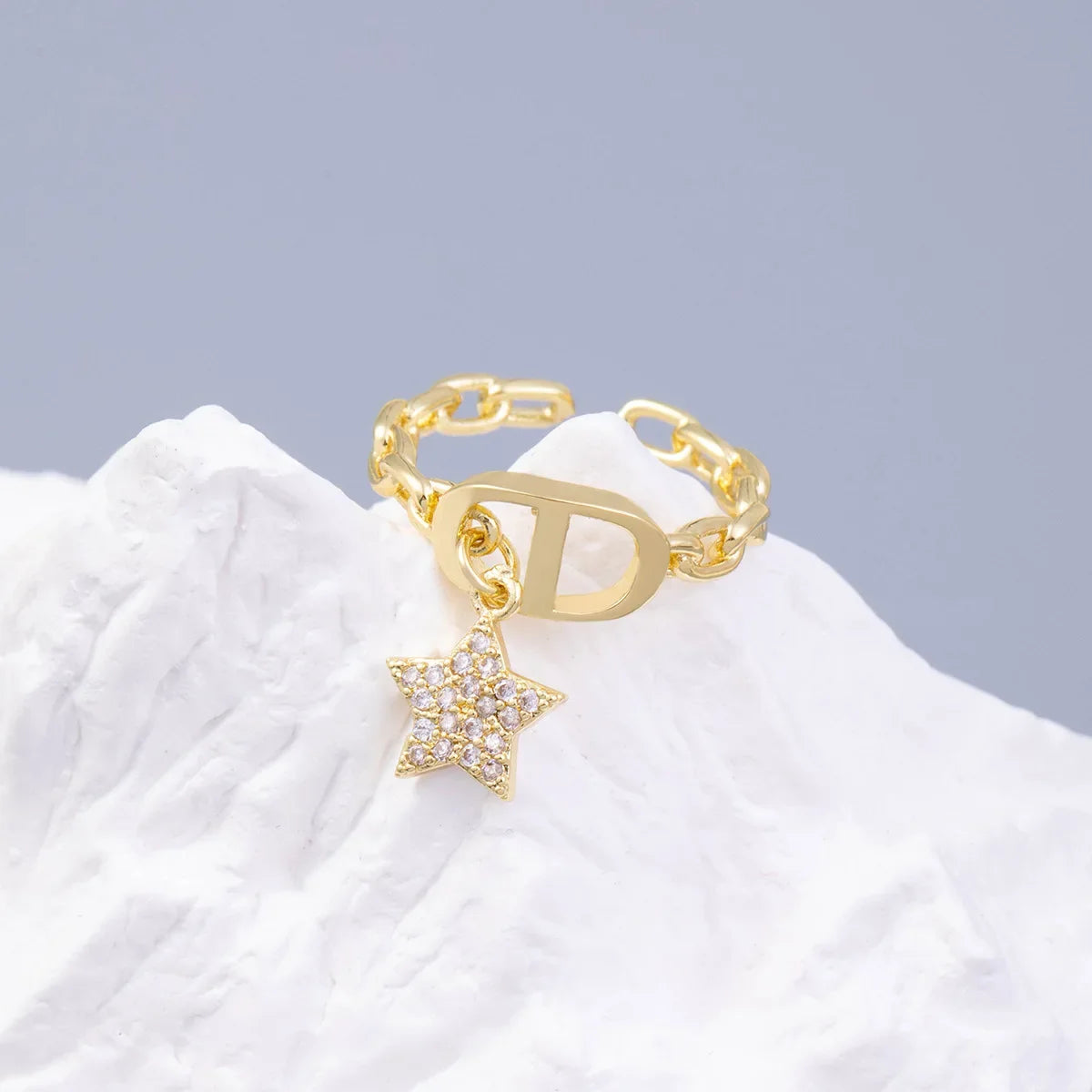 Bague LEANA élégante dorée avec étoiles strass