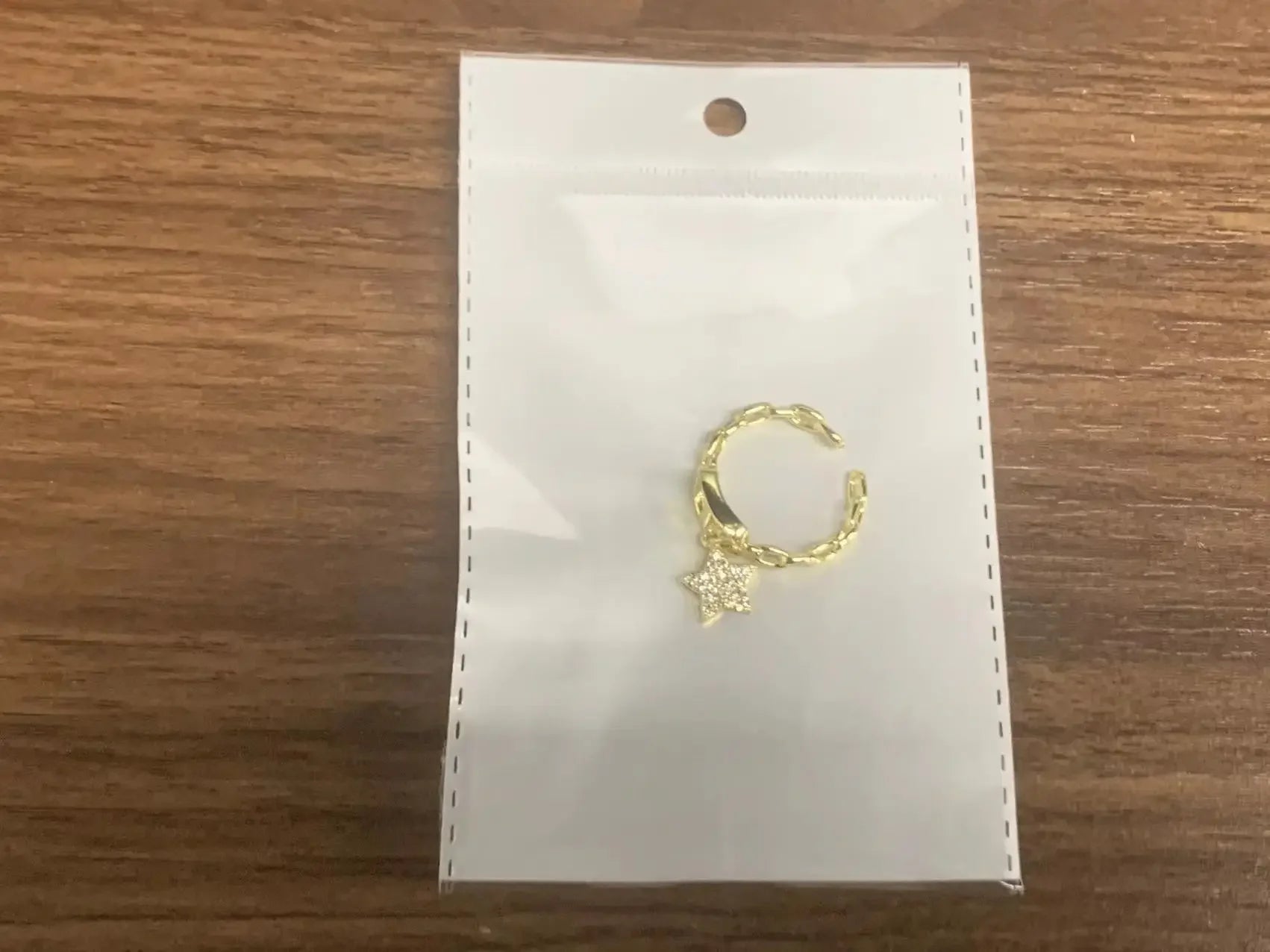 Bague LEANA élégante dorée avec étoiles strass