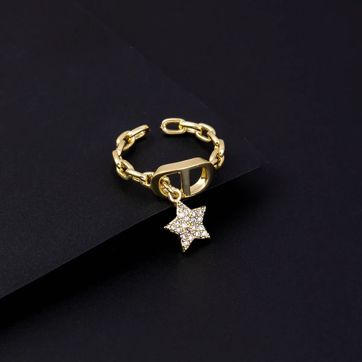 Bague LEANA élégante dorée avec étoiles strass