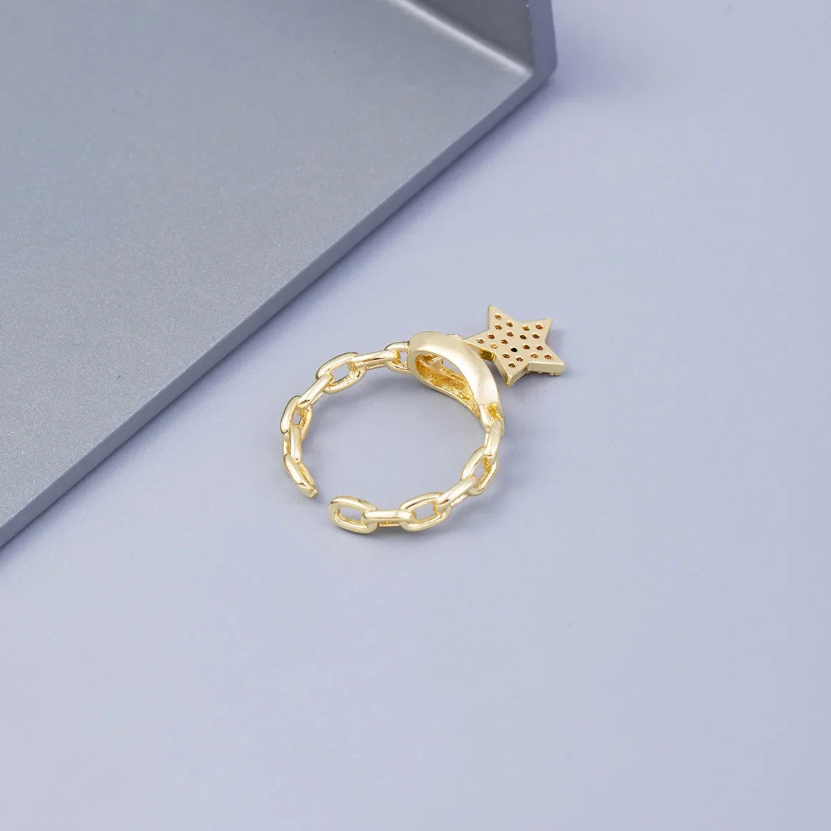 Bague LEANA élégante dorée avec étoiles strass