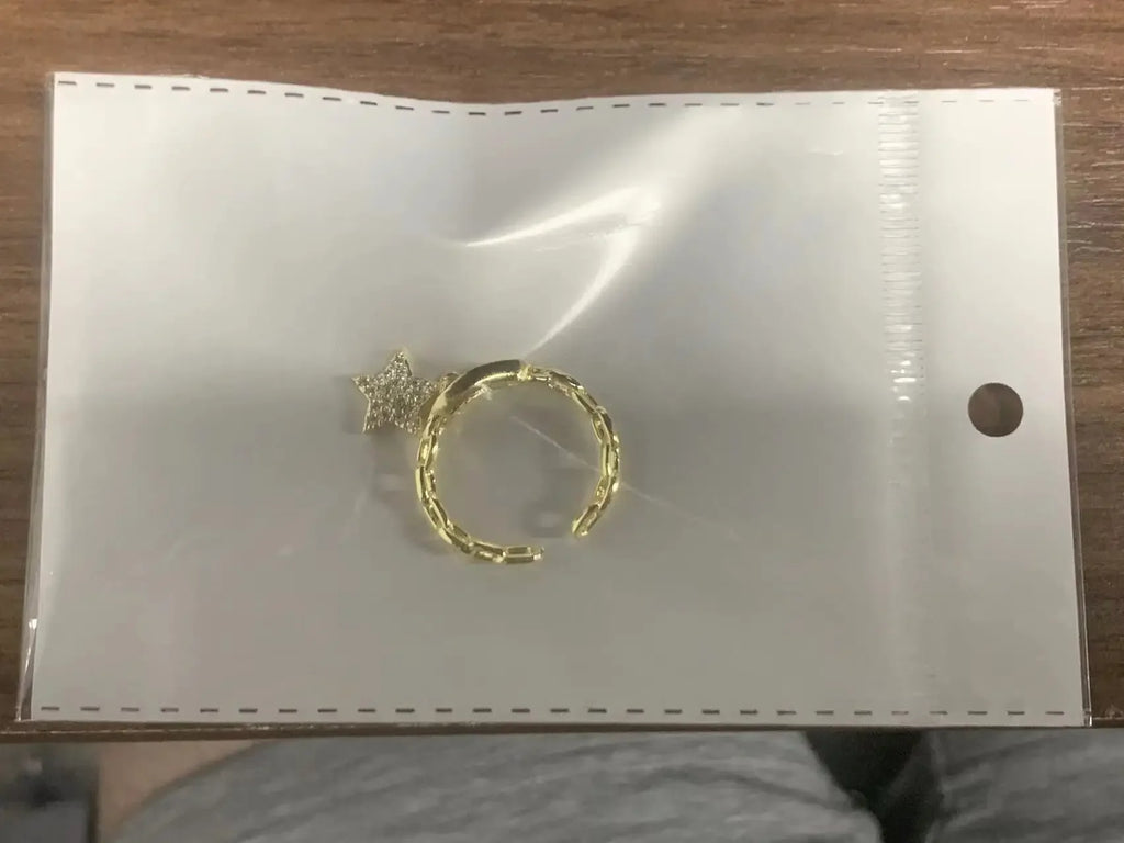 Bague LEANA élégante dorée avec étoiles strass