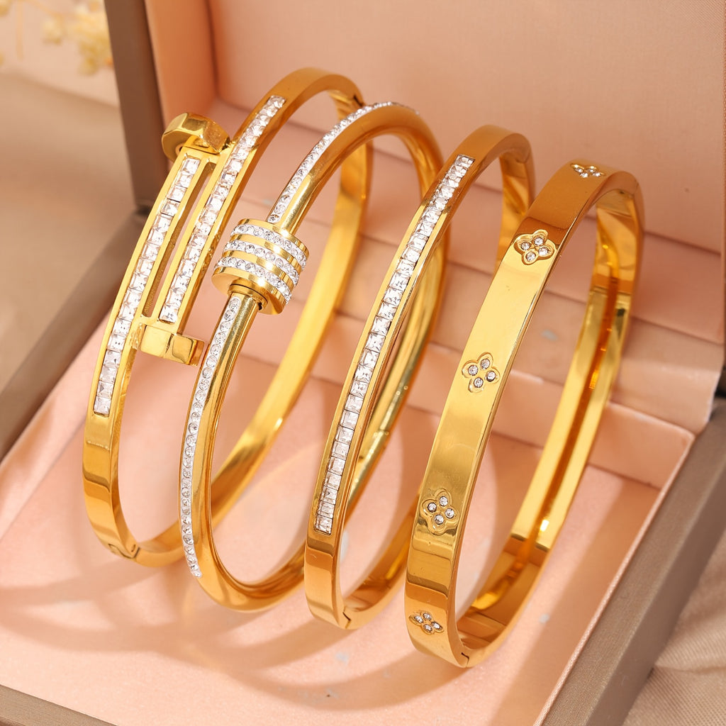 Box PINK LOVE composé de 4 Joncs en acier inoxydable